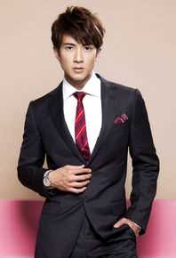 吴尊(Chun Wu)西装照性感图片壁纸