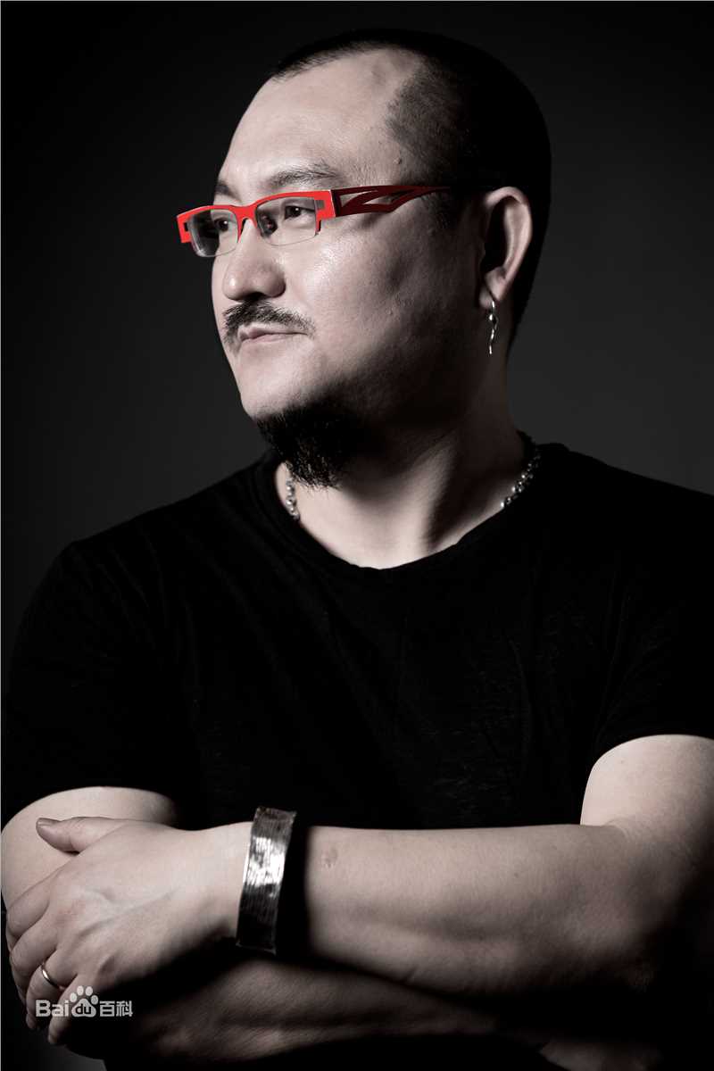 乌尔善照片图册