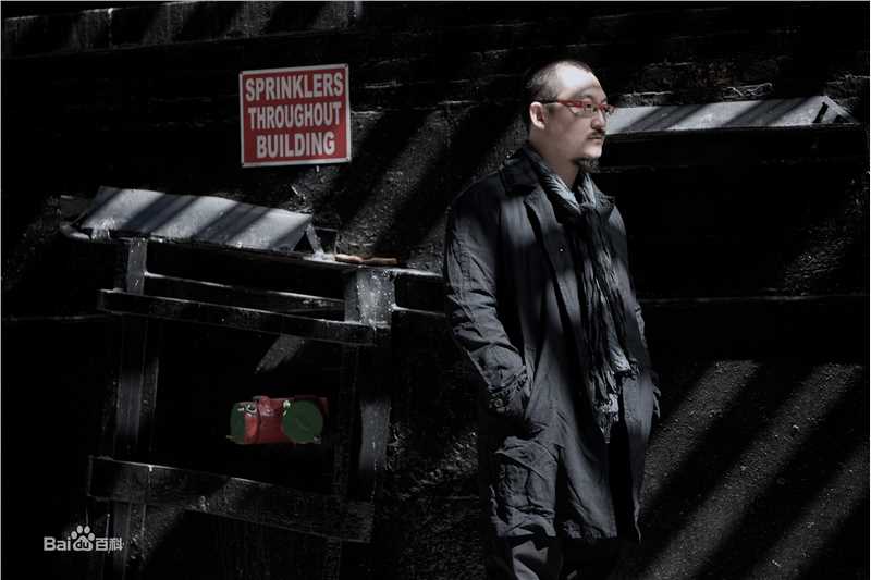 乌尔善照片图册