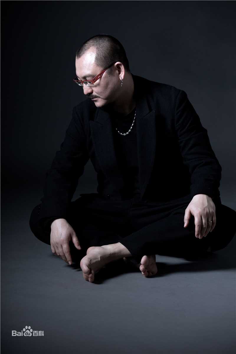 乌尔善照片图册