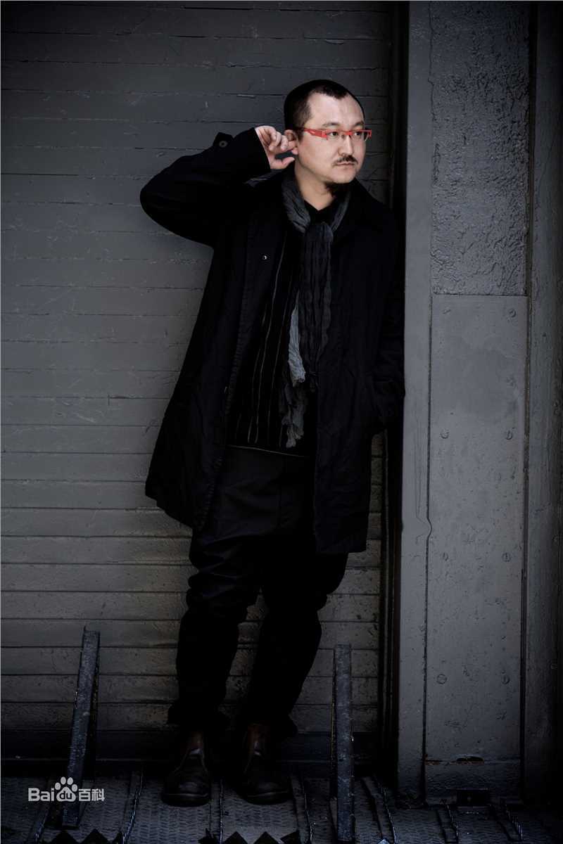 乌尔善照片图册