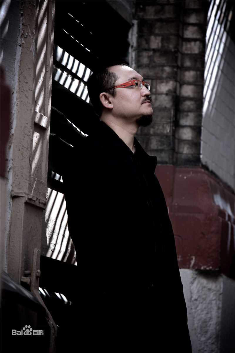 乌尔善照片图册