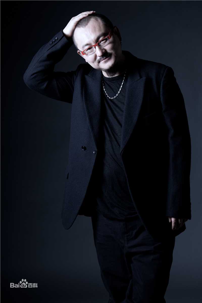 乌尔善照片图册