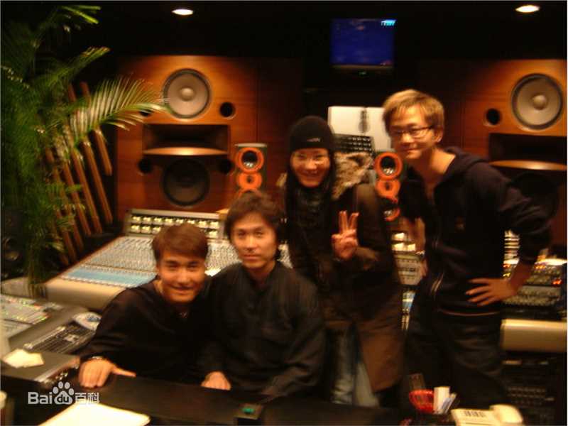 杨文军(Vincent)各剧组合影性感图片图集