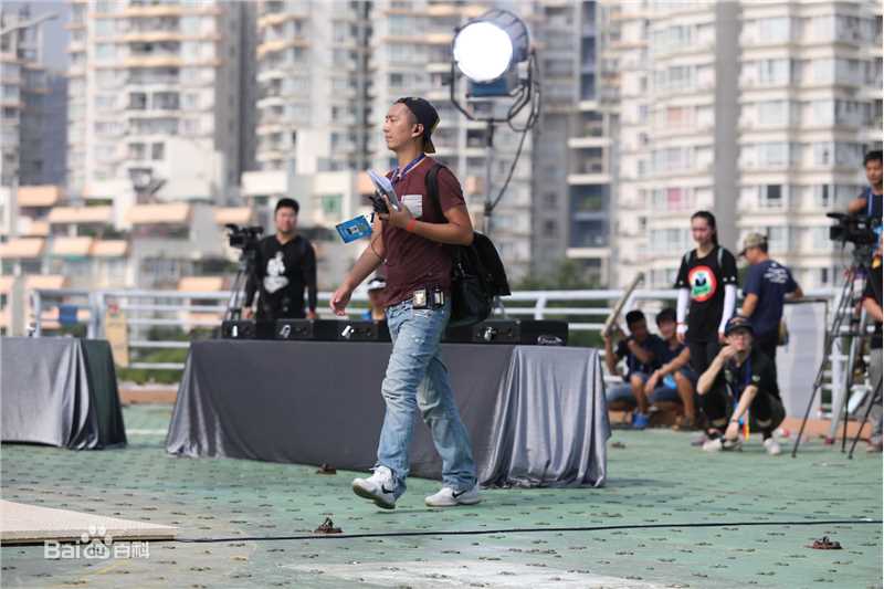 精选岑俊义在在《奔跑吧兄弟》录制现场中的图册