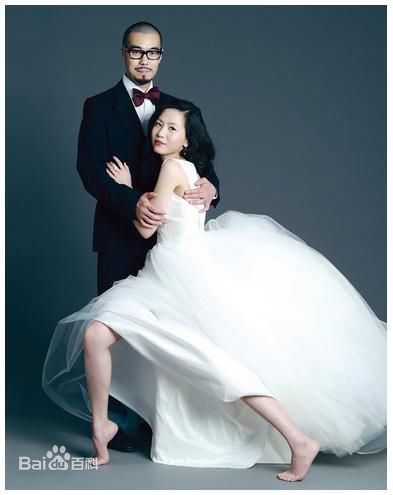 周显扬(Roy Chow Hin-Yeung、Roy Chow)与家人性感图片壁纸