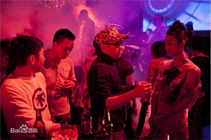 最全韩延在电影《第一次》工作照中的相册