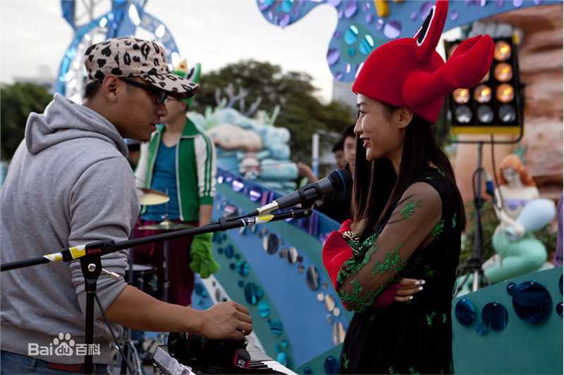 最全韩延在电影《第一次》工作照中的相册