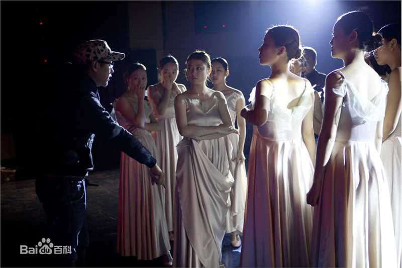 最全韩延在电影《第一次》工作照中的相册