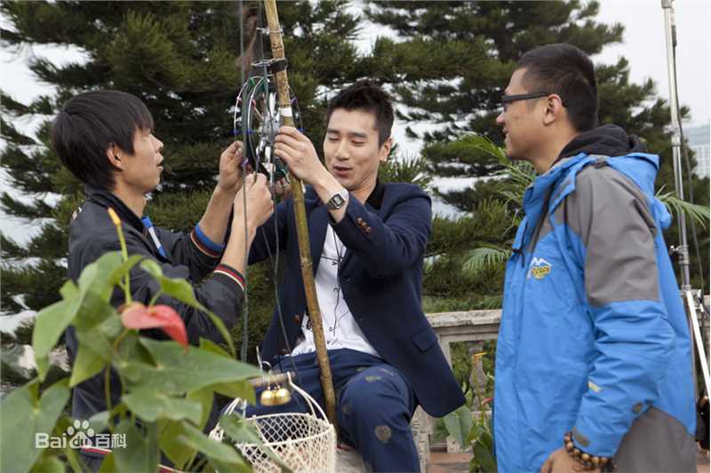 最全韩延在电影《第一次》工作照中的相册