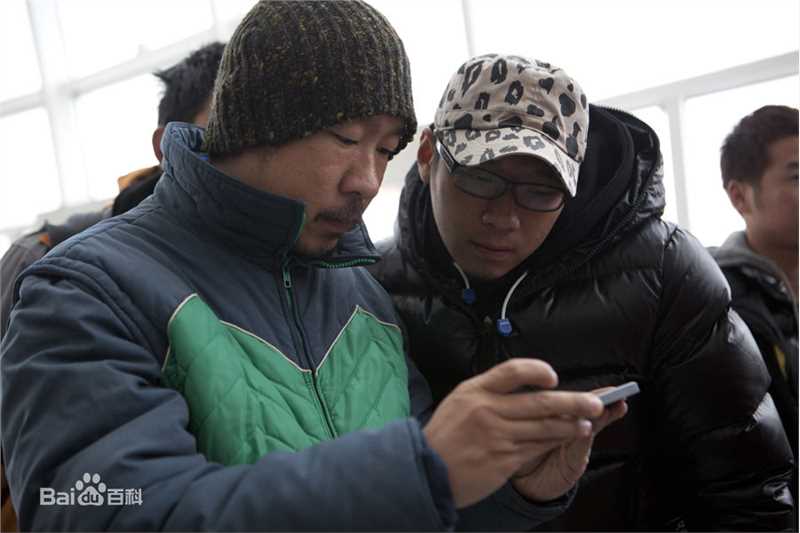 最全韩延在电影《第一次》工作照中的相册