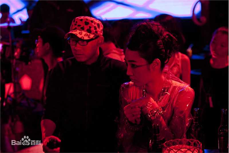 最全韩延在电影《第一次》工作照中的相册