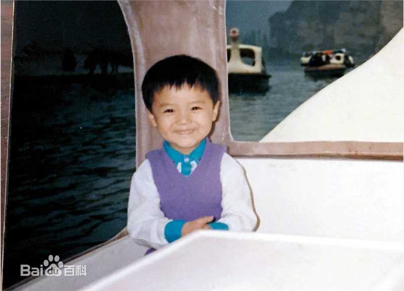 鹿晗(LUHAN)童年照图片图集