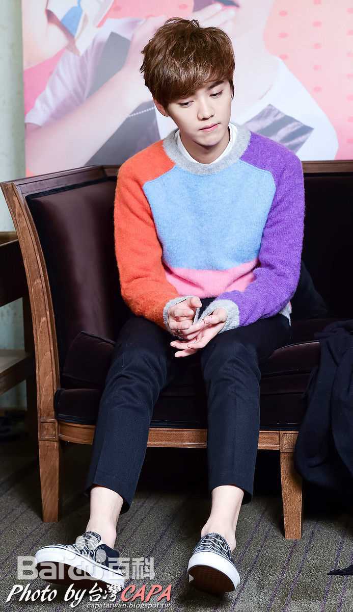 鹿晗(LUHAN)重返20岁 宣传前后照片