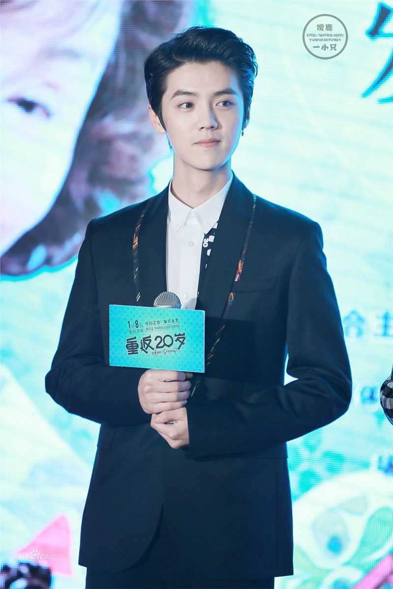 鹿晗(LUHAN)重返20岁 宣传前后照片