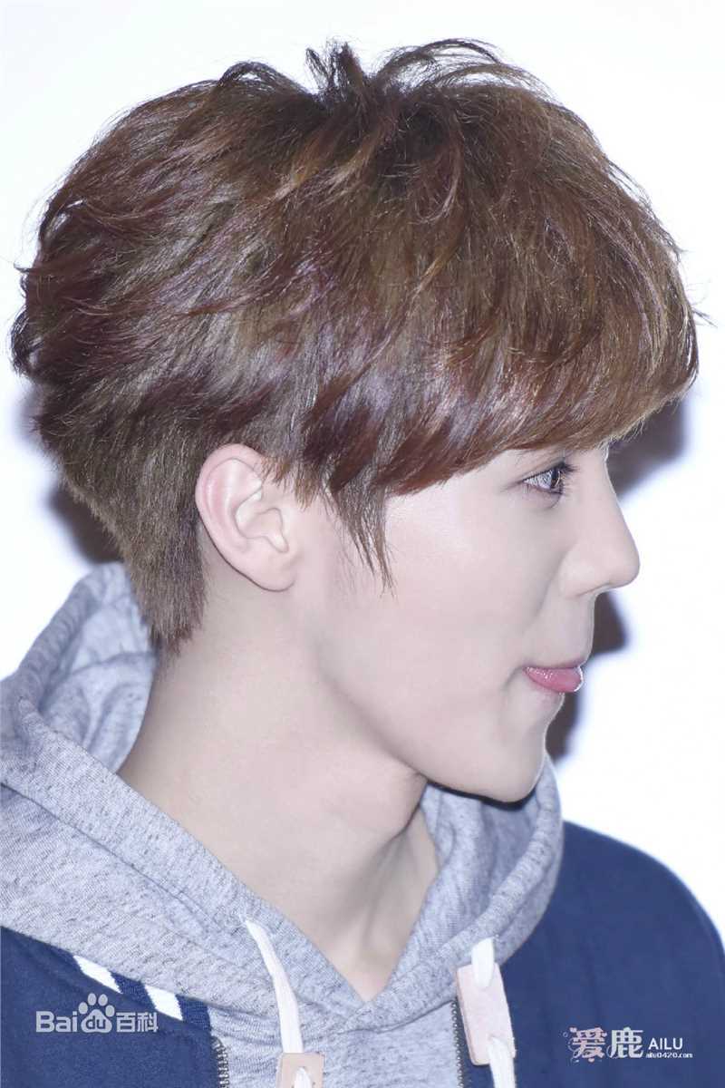 鹿晗(LUHAN)重返20岁 宣传前后照片