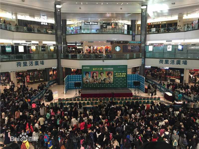 鹿晗(LUHAN)重返20岁 宣传前后照片