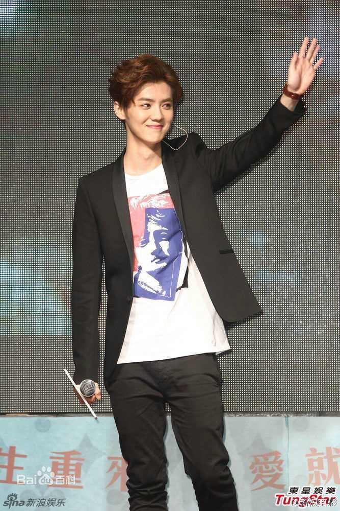 鹿晗(LUHAN)重返20岁 宣传前后照片