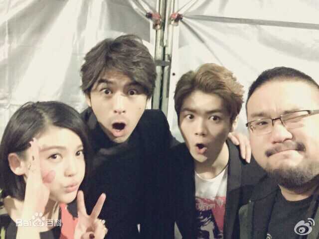 鹿晗(LUHAN)重返20岁 宣传前后照片