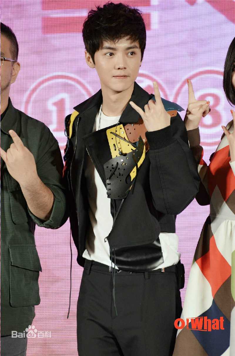 鹿晗(LUHAN)重返20岁 宣传前后照片
