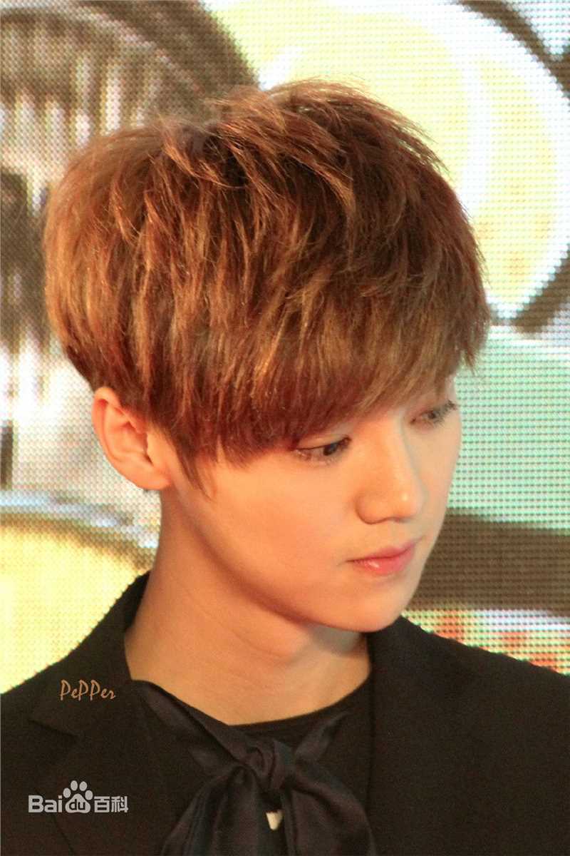 鹿晗(LUHAN)重返20岁 宣传前后照片