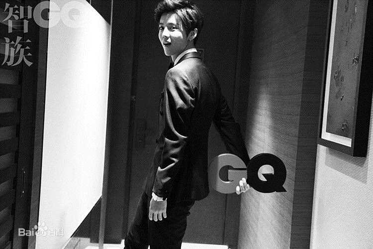 鹿晗(LUHAN)活动出席素颜照壁纸