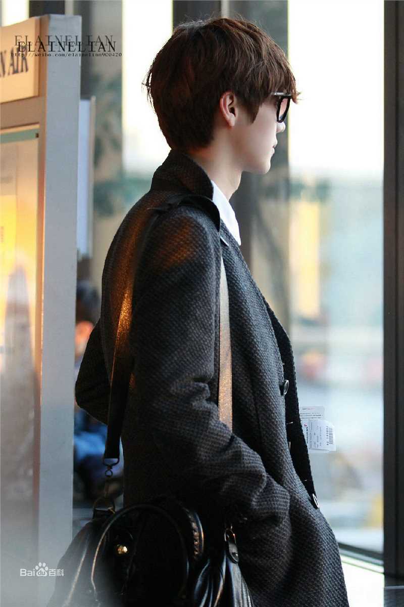 鹿晗(LUHAN)机场画报性感图片图集