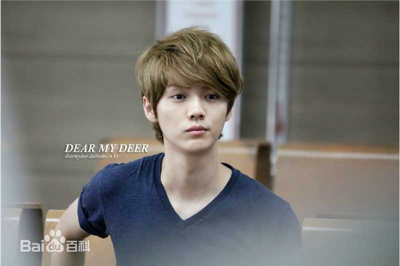 鹿晗(LUHAN)机场画报性感图片图集