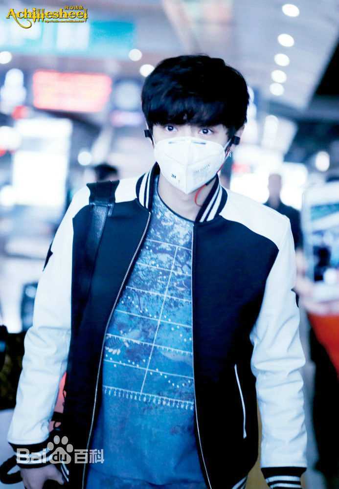 鹿晗(LUHAN)机场画报性感图片图集