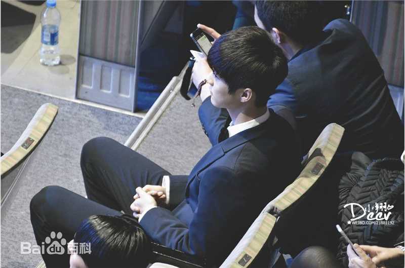 鹿晗(LUHAN)颁奖典礼图册