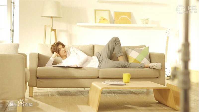 鹿晗(LUHAN)品牌代言素颜照相册