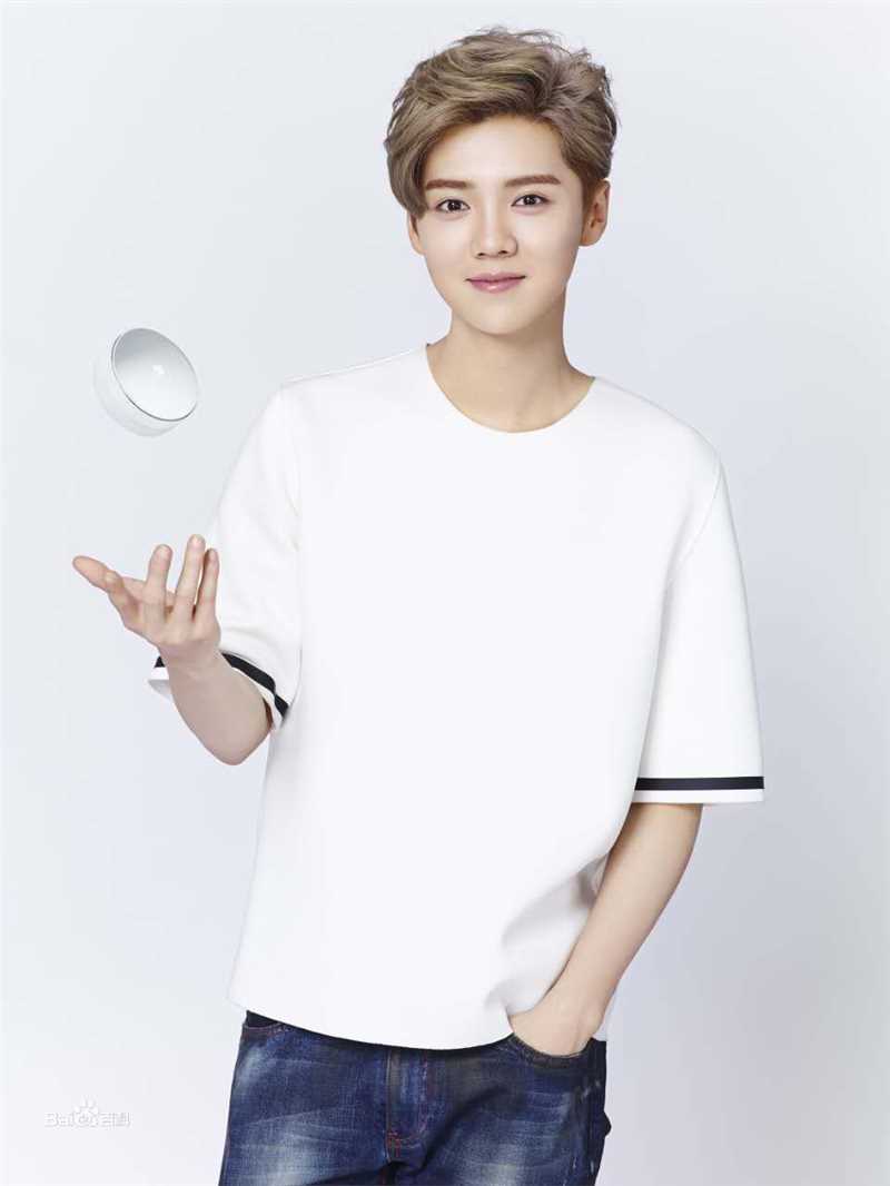 鹿晗(LUHAN)品牌代言素颜照相册