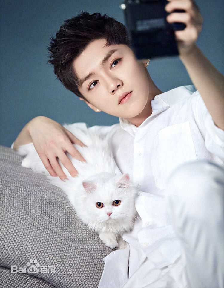 鹿晗(LUHAN)品牌代言素颜照相册