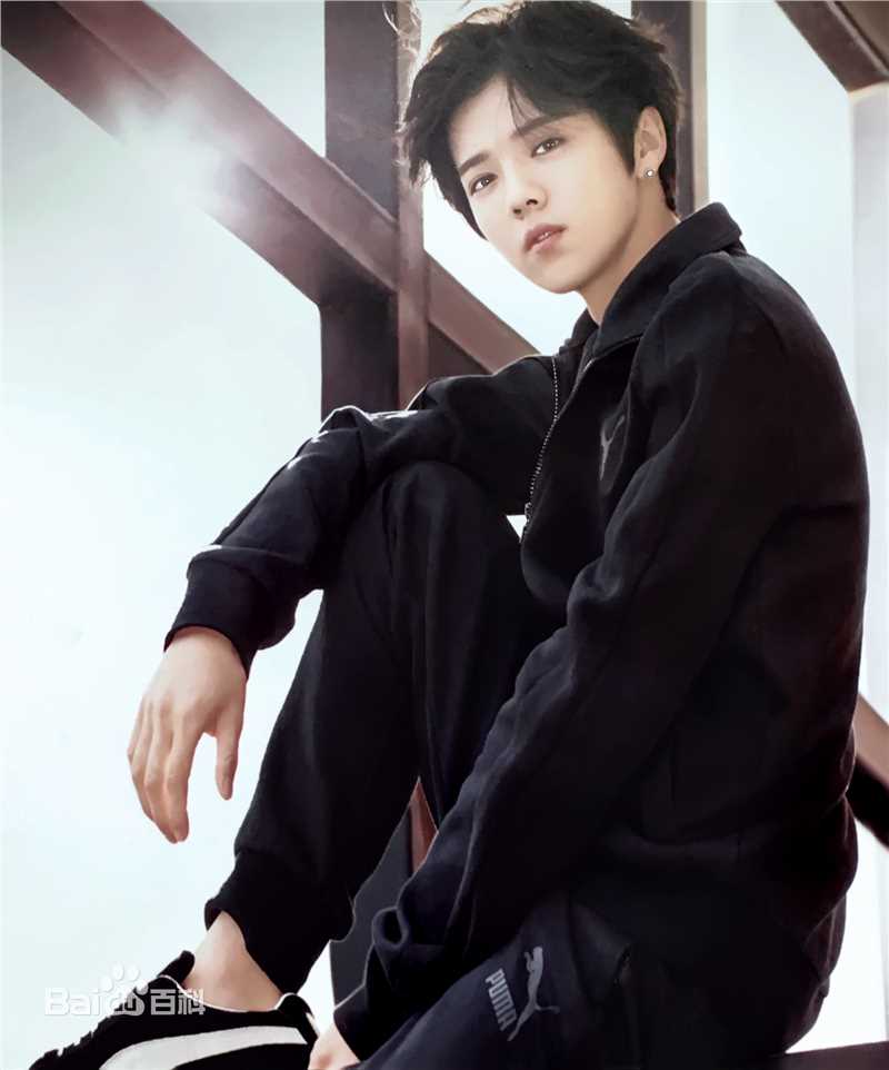 鹿晗(LUHAN)品牌代言素颜照相册