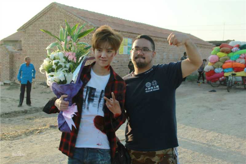 鹿晗(LUHAN)在《重返20岁》项前进中的