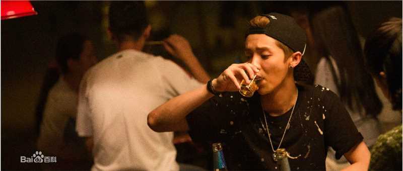 鹿晗(LUHAN)在《重返20岁》项前进中的