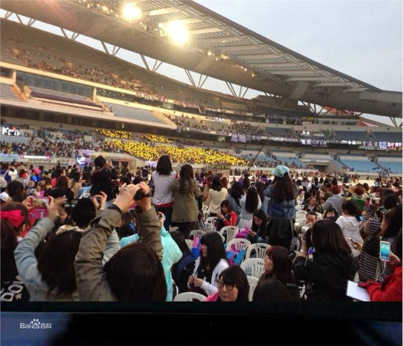 鹿晗(LUHAN)粉丝应援图册