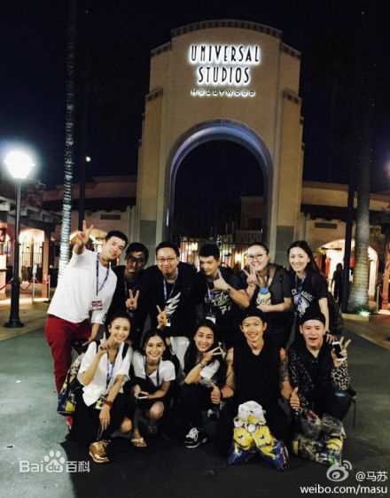 杨颖(Angelababy)艺人合影前后照片