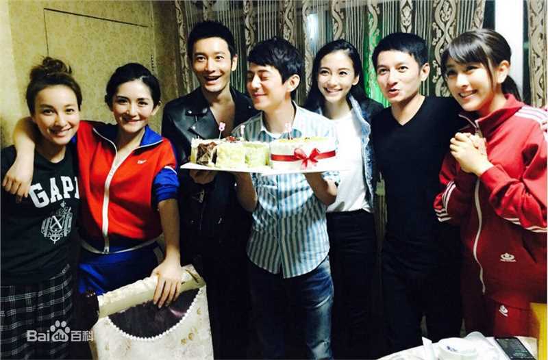 杨颖(Angelababy)艺人合影前后照片