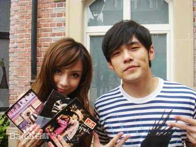 杨颖(Angelababy)艺人合影前后照片