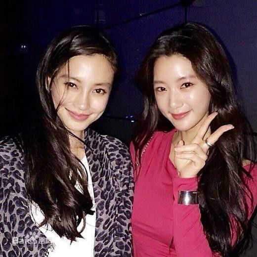 杨颖(Angelababy)艺人合影前后照片