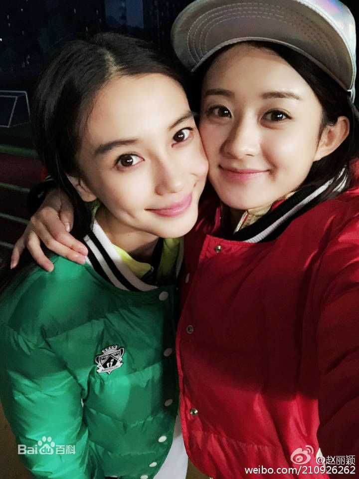 杨颖(Angelababy)艺人合影前后照片