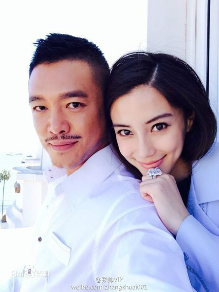 杨颖(Angelababy)艺人合影前后照片