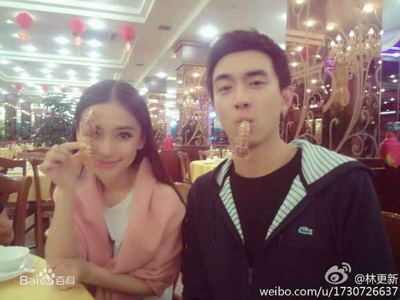 杨颖(Angelababy)艺人合影前后照片