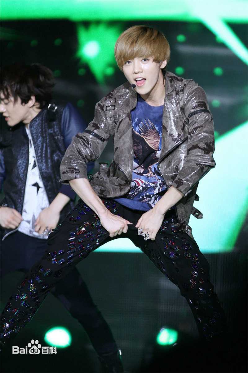 鹿晗(LUHAN)组合时期 主唱领舞图册