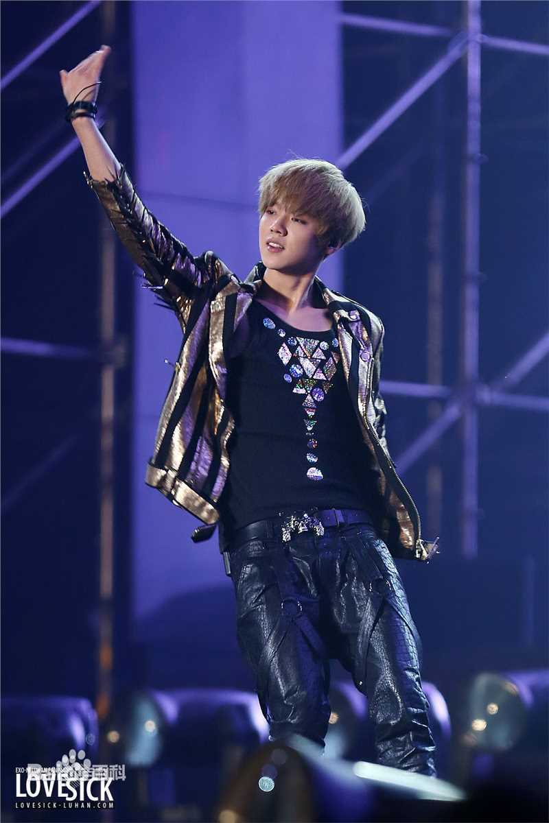 鹿晗(LUHAN)组合时期 主唱领舞图册