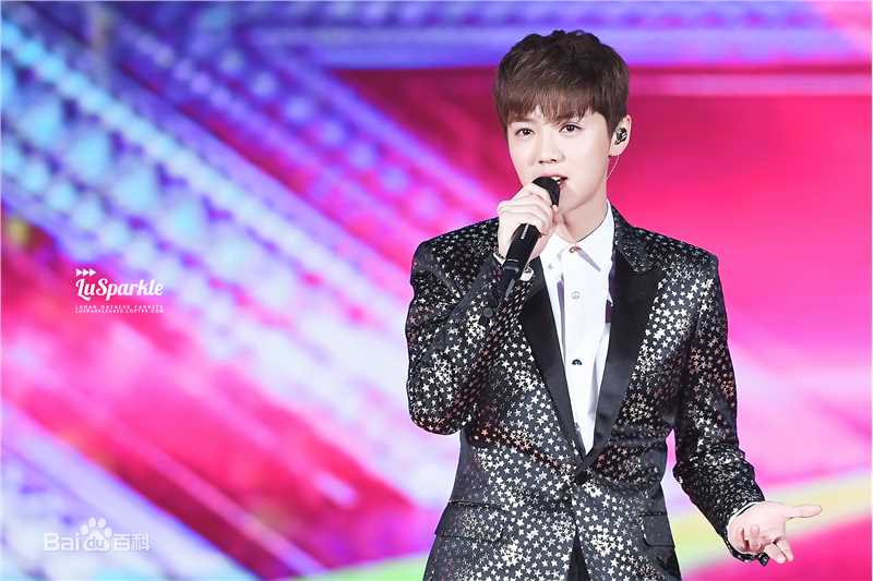 鹿晗(LUHAN)2017央视春晚壁纸壁纸