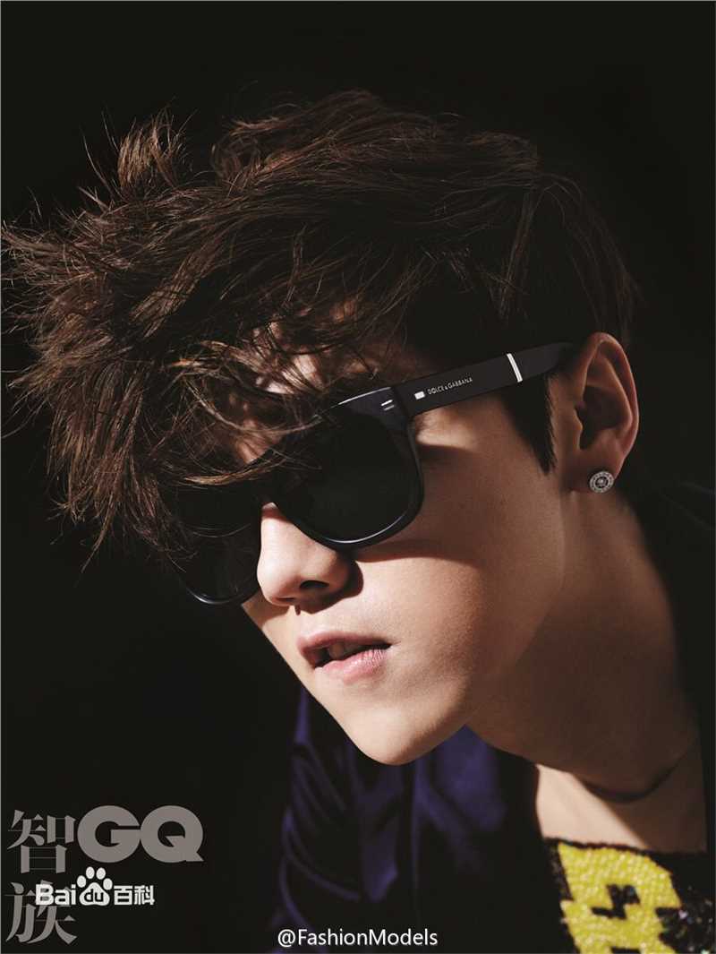 精选鹿晗(LUHAN)在《智族GQStyle》首位单封中国男星中的图册