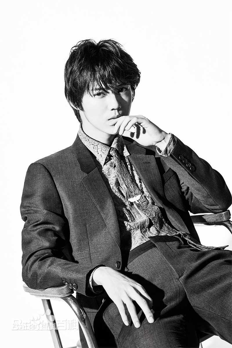 高清鹿晗(LUHAN)在《嘉人》2016年2月刊中的图集