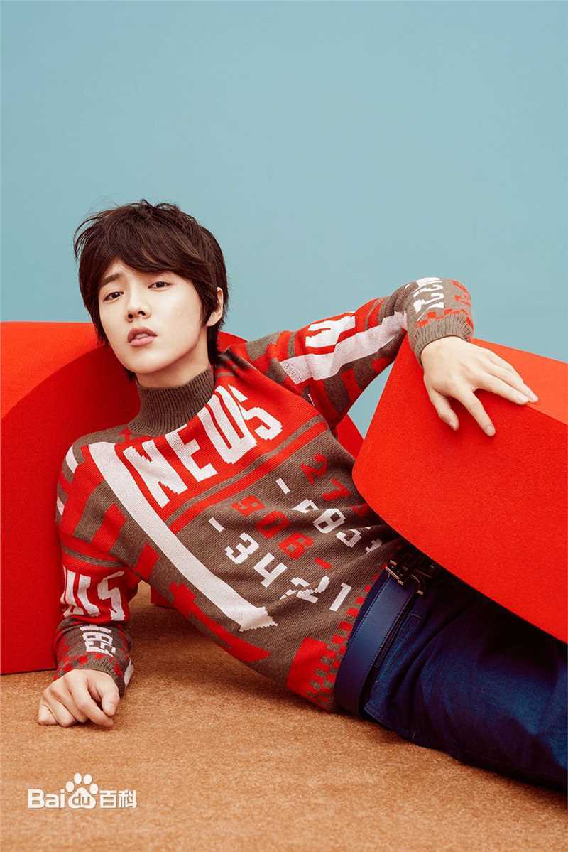 高清鹿晗(LUHAN)在《嘉人》2016年2月刊中的图集